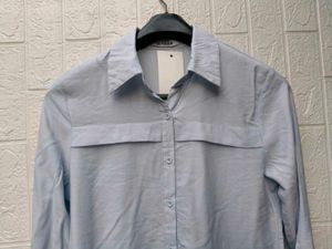 New with tag Light Blue Collared Button-Up Shirt