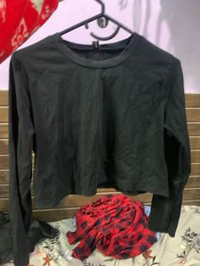 Chic Black Long Sleeve Cropped Top