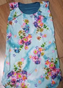 Graphic Floral Design Top In Size M