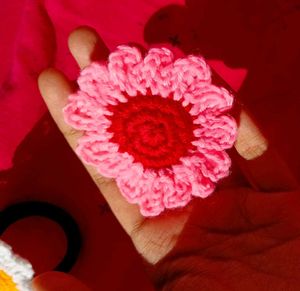 Crocheted Daisy Hair Ties (Set of 2)