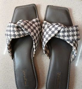 Fine Style Flats - Houndstooth Pattern