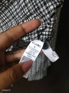 Chic Checked Cropped Shirt