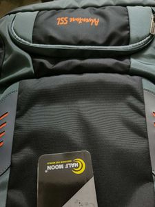 HALF MOON Backpack - Discover The World