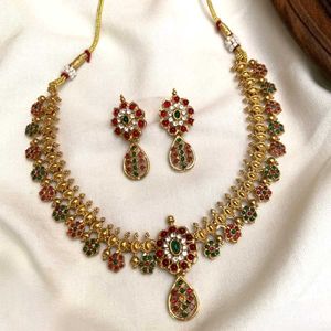 Stunning Red & Green Stone Necklace Set