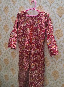 red kurti for women