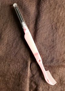 Pink Eyelash Curler Tool