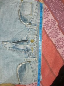 👌 DISTRESSED SKINNY JEANS