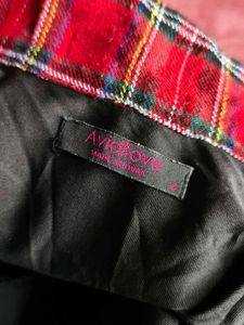I. Stylish Black Halter Top with Plaid Collar