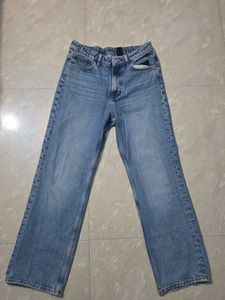 Light Wash straight Leg Jeans