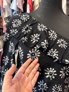 Chic One-Shoulder Black Floral Top
