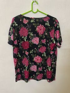 XL Marks &amp; Spencers T-shirt Good As new 🌈