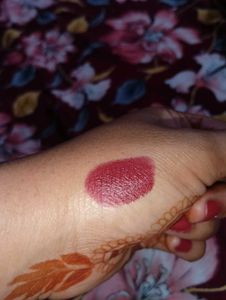 Elegant Matte Berry Lipstick by HIARYRHODA