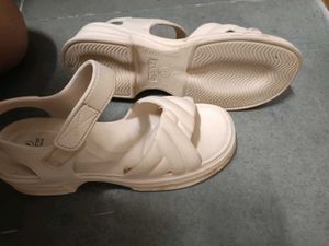 Zudio Platform Sandals