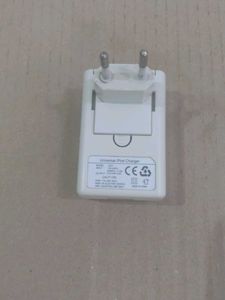 HCL Universal iPod Charger