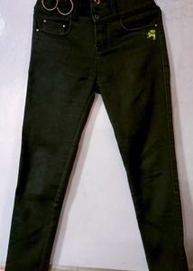Stylish Black Jeans with Double Ring Detail