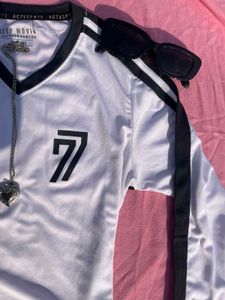 Cool Graphic jersey Top