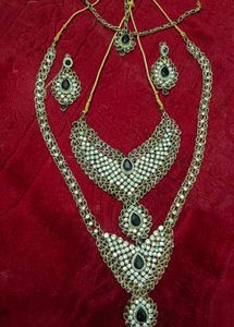 Wine Colour Kundan Jwellery Set