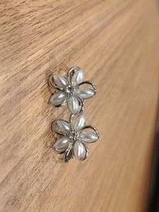 Charming Flower Pearl Stud Earrings