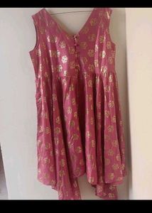 Sangria sleeveless foil print kurta