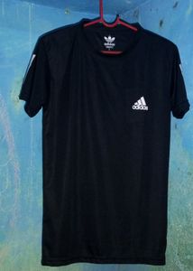 Adidas T-shirt