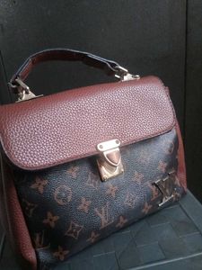 louis vuitton first copy sling bag
