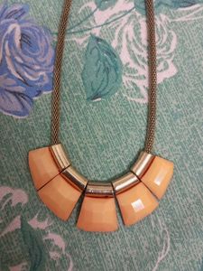 Chunky statement necklace