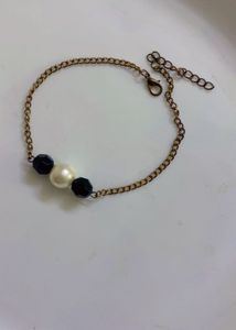 Elegant Pearl & Bead Bracelet