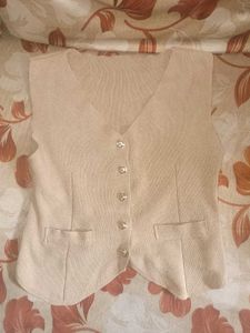 Chic Beige Knit Vest