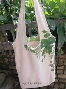 Nutrilite Tote Bag - Botanical Print