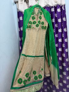Elegant Green Embroidered Kurta Set( Now At 750)