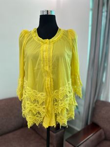 Chic Yellow Lace Trim blouse