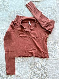 Ribbed Collared Long Sleeve Cropped Top