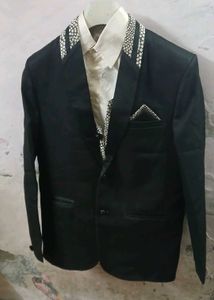 Stylish Black Blazer with Unique Collar