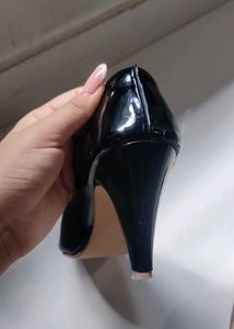 Black Heels 🌼