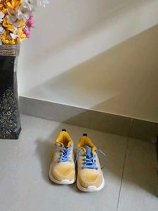 Stylish Yellow &amp; Blue Sneakers