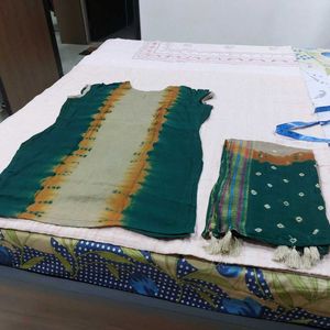 women kurta with dupatta