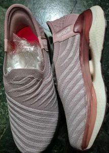 Brand New Women Sport Shoes In Size 7