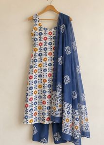 Blue Floral Printed 3-Piece Ethnic Suit Set | Kurt