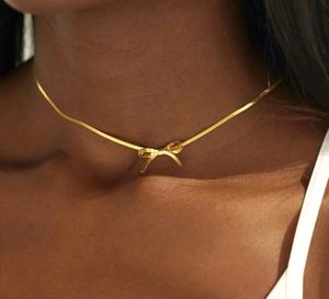 Bow Necklace