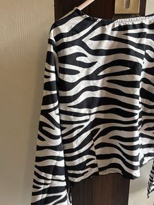 Stylish Zebra Print Crop Top