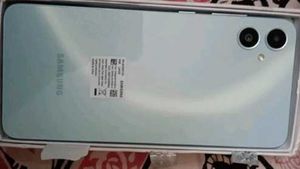Samsung Smartphone with Charger