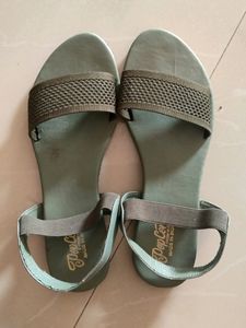 Popcorn Olive Green Sandals - Size 7