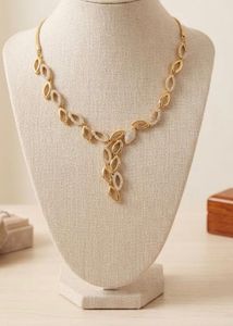 Elegant Gold Necklace with Crystals