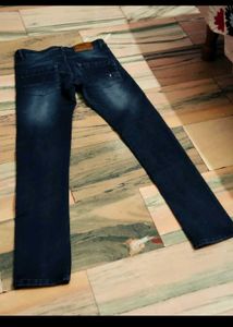 Classic Men's Blue Wash Denim Jeans