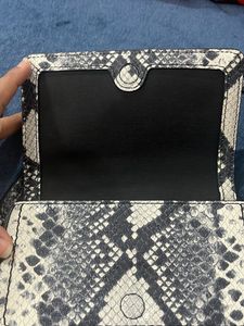 ❌❌sale❌❌Marc Jacobs Sling Bag Like New