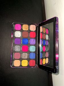 Makeup Revolution London Eyshadow palette