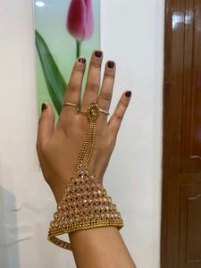 Flawless Golden Hand Accessory