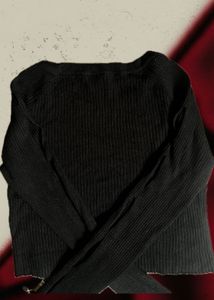 H&amp;M Black Cut-Out Sleeve Cropped Top
