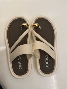 Stylish Women's Cream Thong Sandals