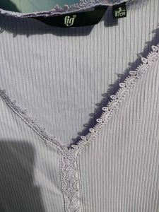 Lavender Ribbed V-Neck Top